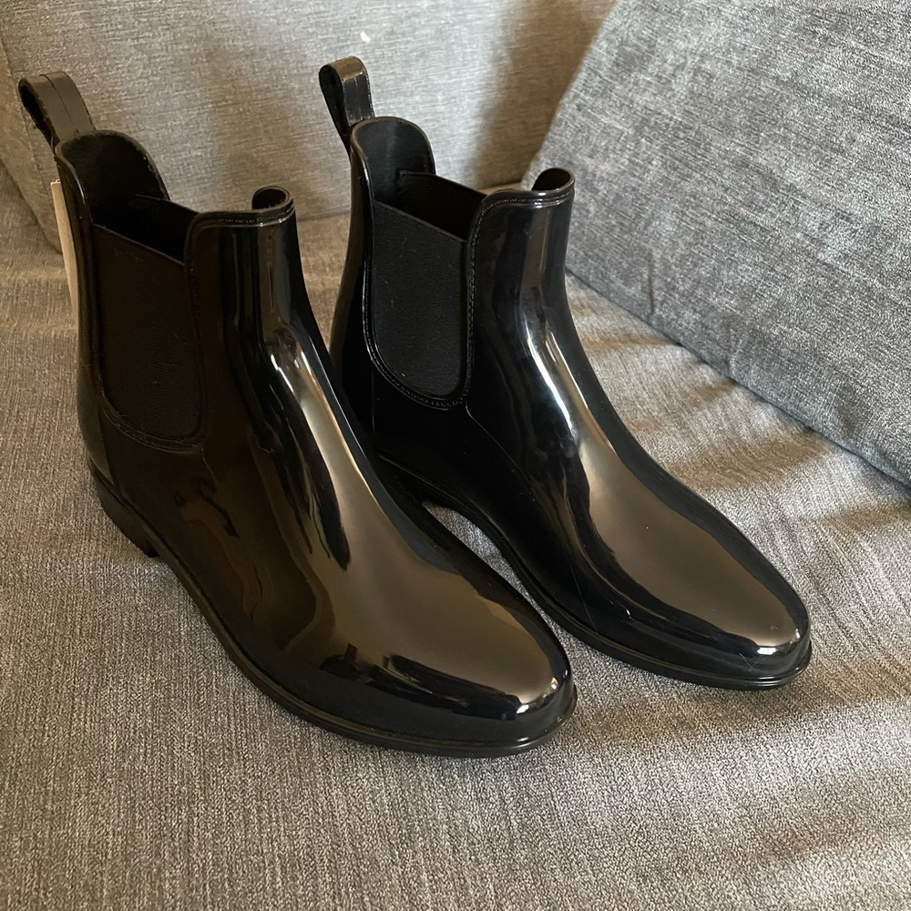Black shiny Chelsea rain boots